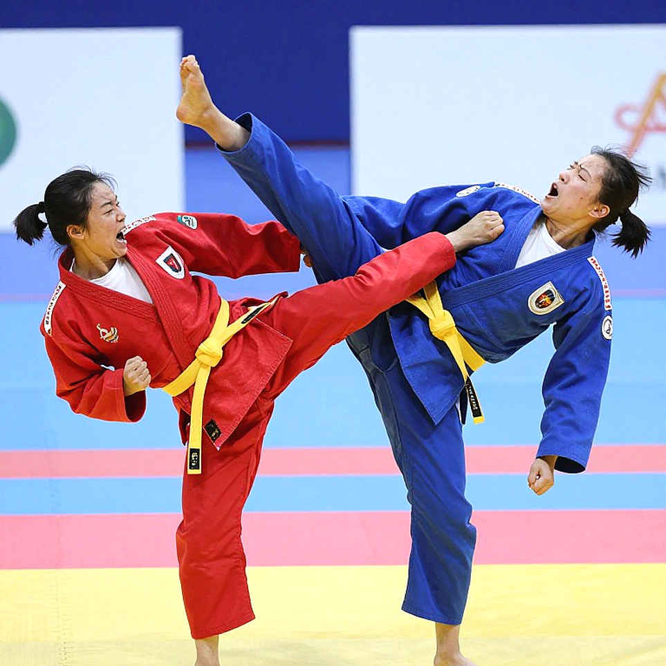 Raoni Barcelos rời bệnh viện sau cơn hoảng loạn sức khỏe: 39 tuổi, 28 trận và một hiệp năm không thể lấy lại