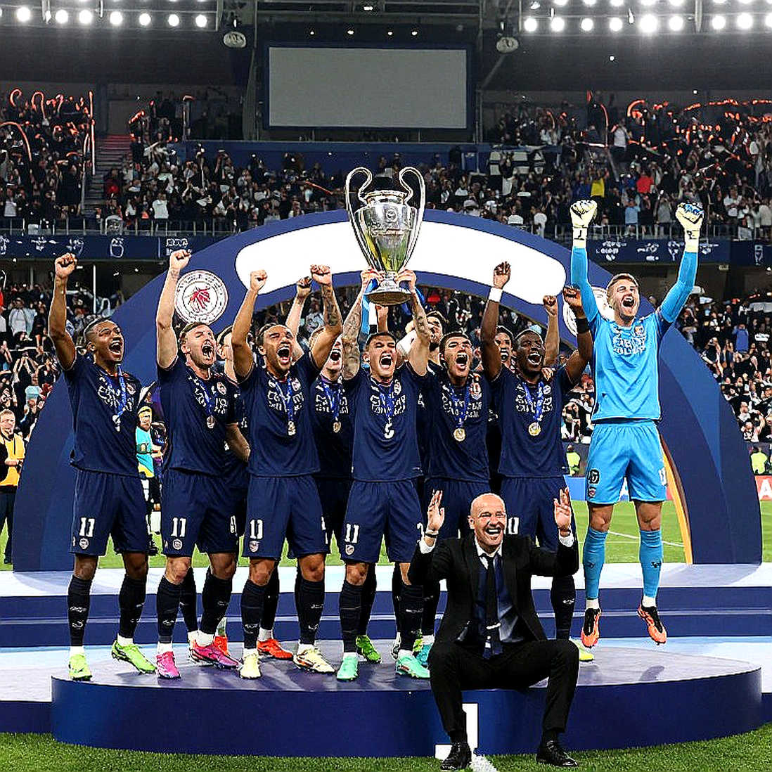 Bốn thẻ đỏ trong hai vòng đấu: điều bị bỏ quên sau phát biểu của Mourinho ở Metropolitano Bốn thẻ đỏ trong hai vòng đấu: điều bị bỏ quên sau phát biểu của Mourinho ở Metropolitano