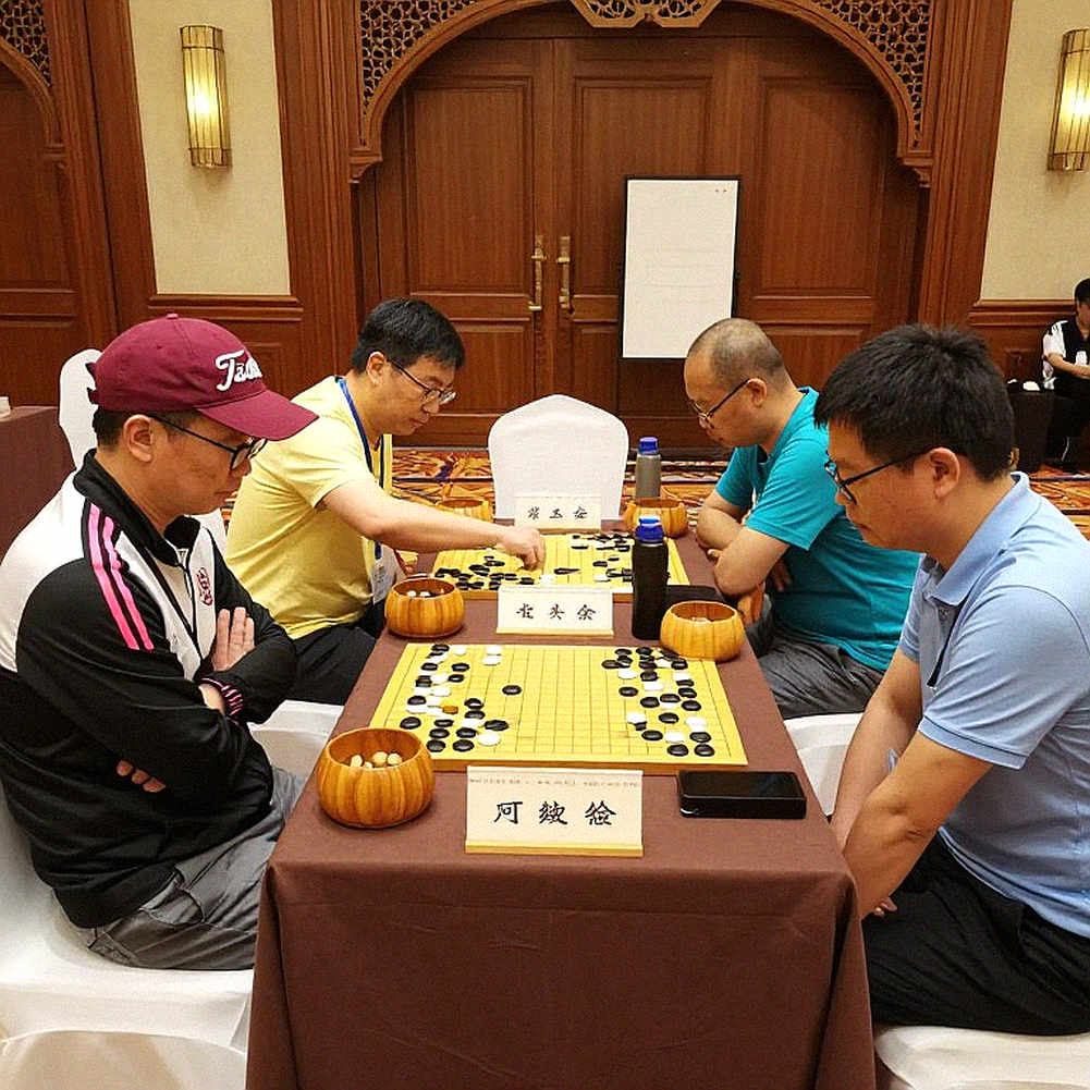 Atyrau Masters: Hai hạt giống hàng đầu gục ngã ngay vòng mở màn