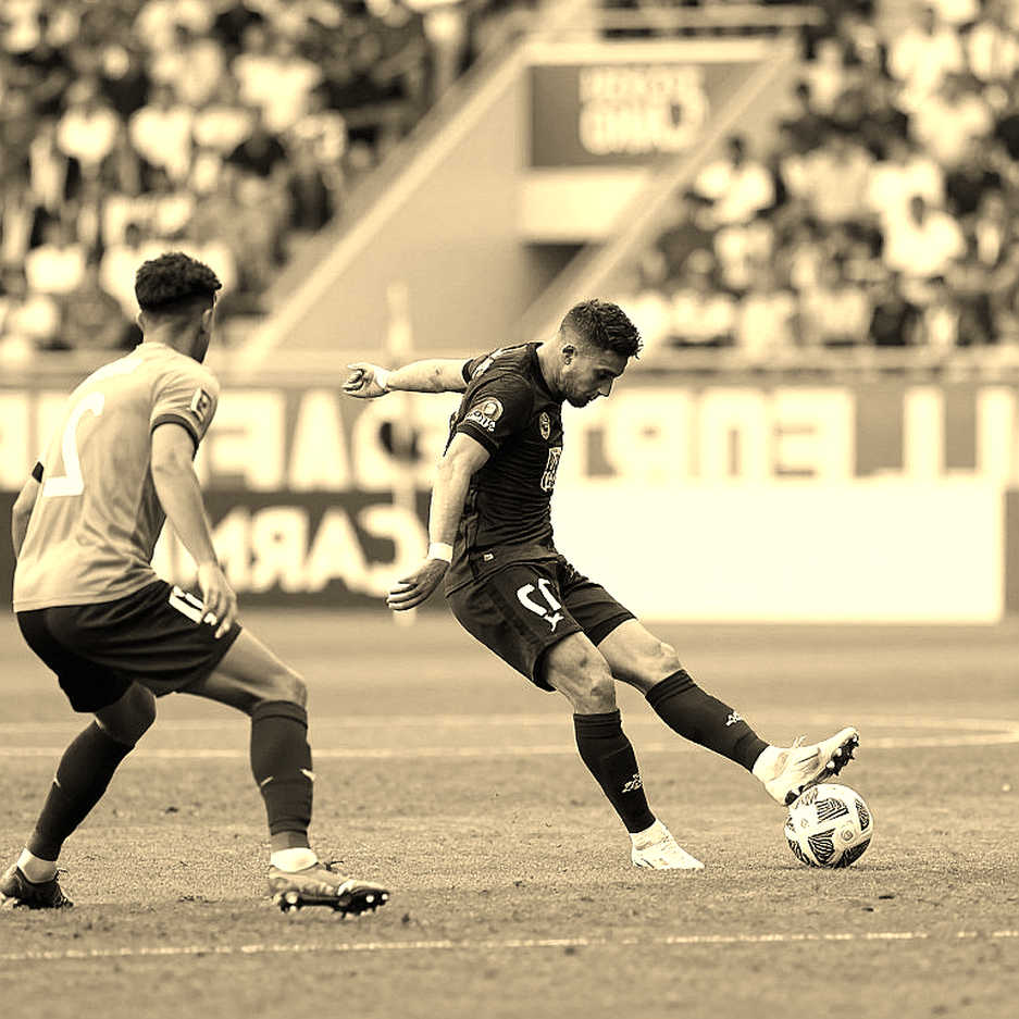 Israel 0-3 Cộng hòa Ireland: Ba cái tên ghi bàn và một trận đấu bị chôn dưới lớp đất không phải của bóng đá